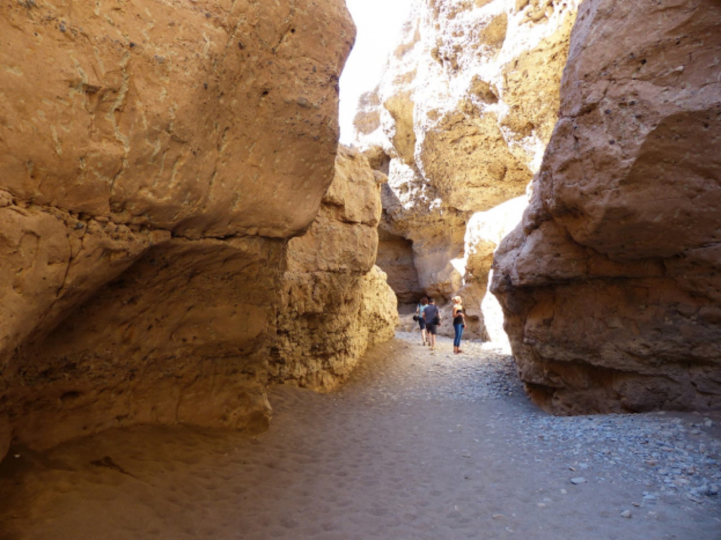 Narrow rock walls in Sesriem Canyon